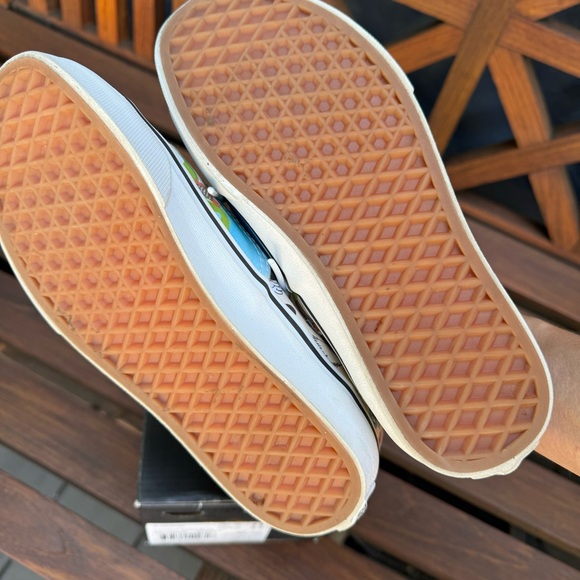 Disney Aloha Vans women’s size 6 - Picture 9 of 9